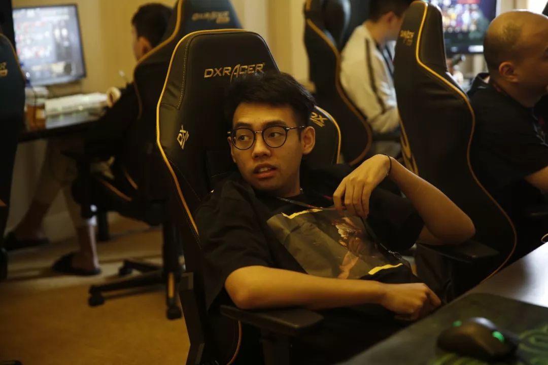 TES官方：Rookie成为自由人正式断开连接