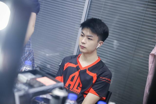 MongolZ 在 IEM Dallas 2025 四分之一决赛中击败了 aurora