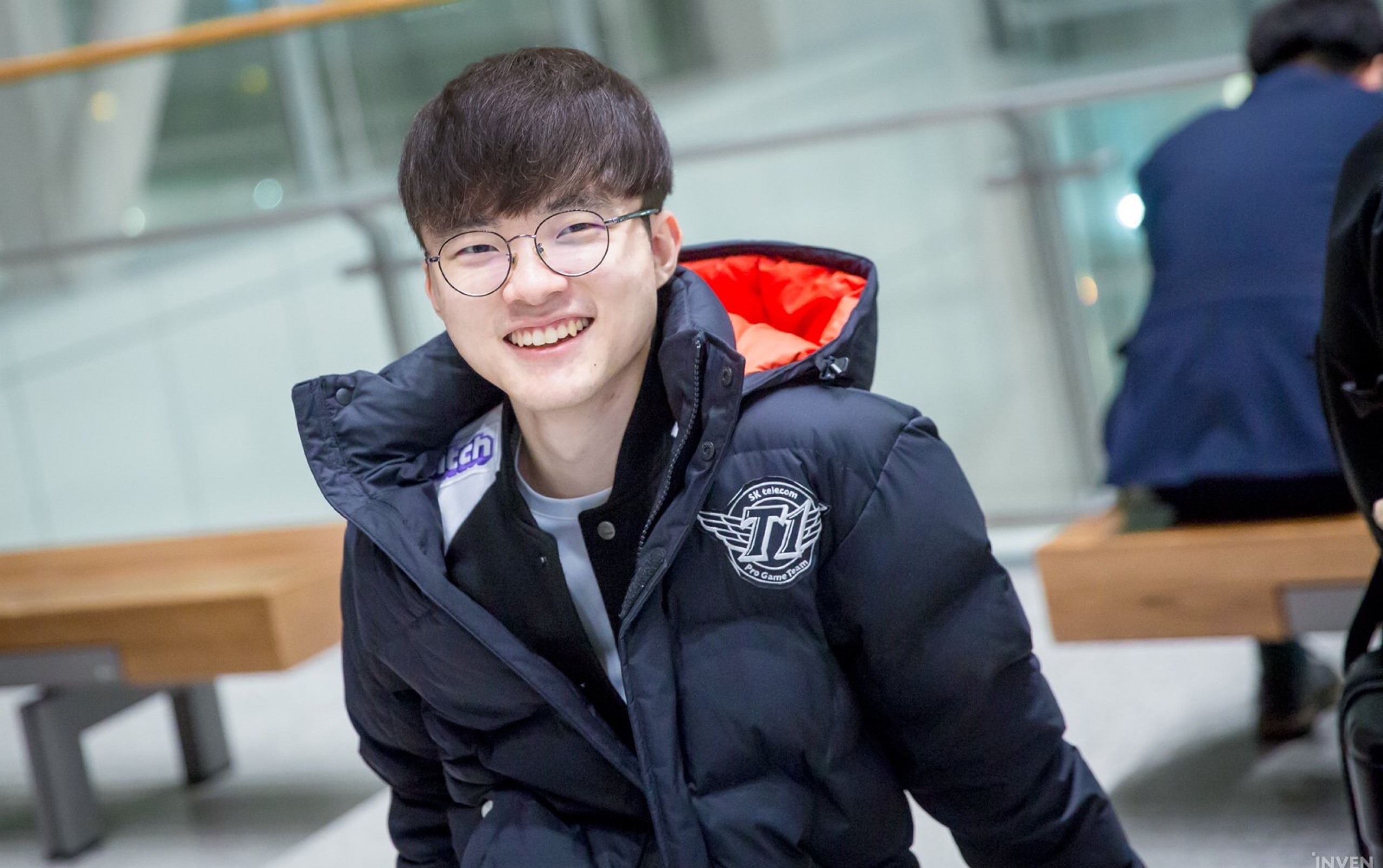 Astralis 被 GamerLegion 淘汰， Spirit 击败 Liquid — IEM Katowice 2025 小组赛