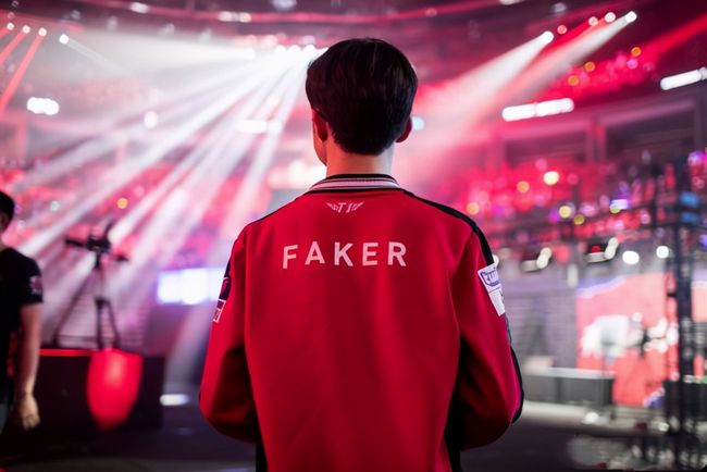 英雄联盟赛事官方：2025全球总决赛圆满结束