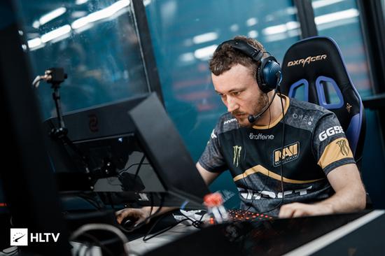 全力以赴的表演！上路、中路、下路和打野都做出了精彩的操作， EDward Gaming 击败了 Bilibili Gaming ，三支队伍全部获胜晋级